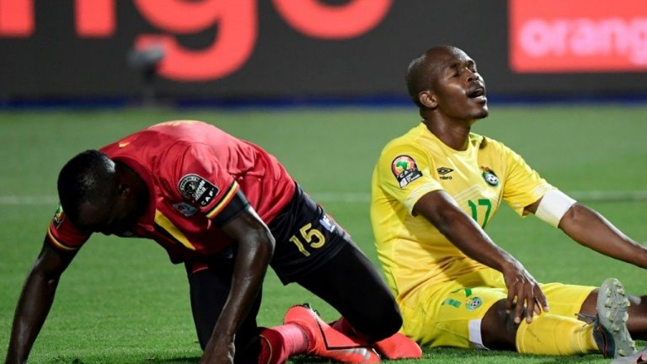 Uganda vs Zimbabwe, bóng tự động đổi hướng, Can Cup, Uganda, Zimbabwe