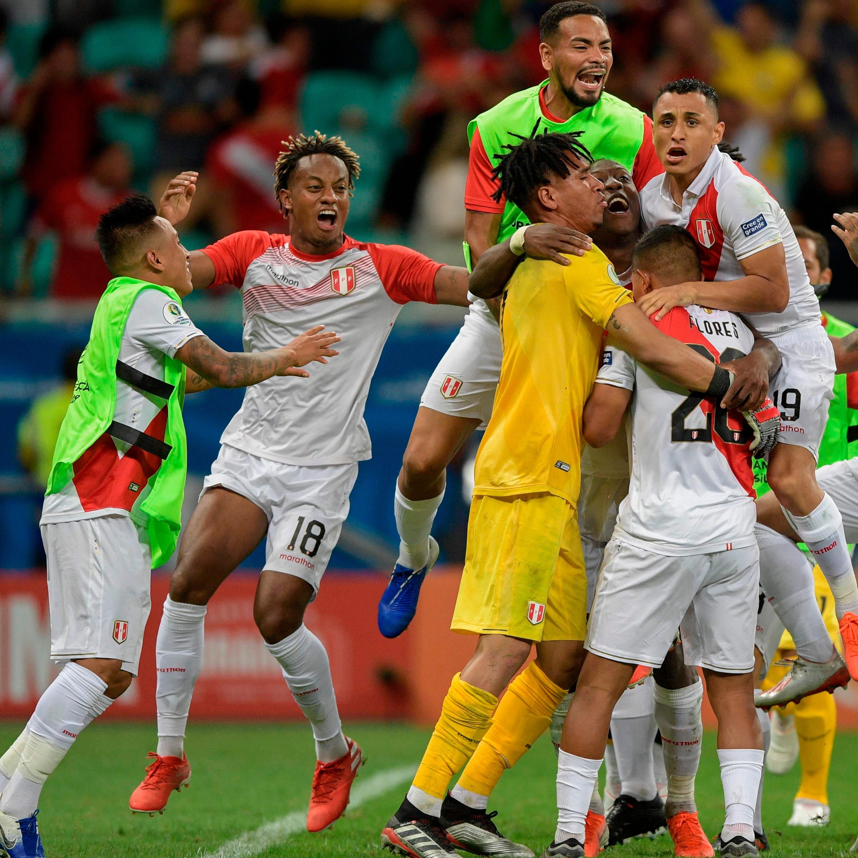 Chile vs Peru, Copa America, bán kết copa america, chung kết copa america, peru, chile, mỹ nữ peru hứa tặng quà cầu thủ