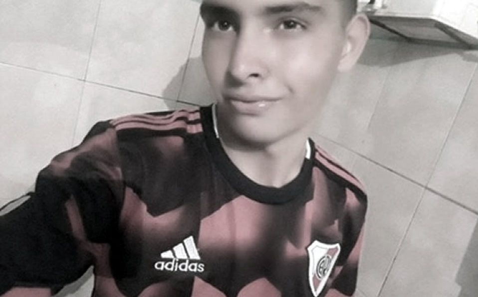 thủ môn đột tử, thủ môn 17 tuổi, thủ môn chết khi cản phá penalty, argentina,  Ramon Ismael Coronel