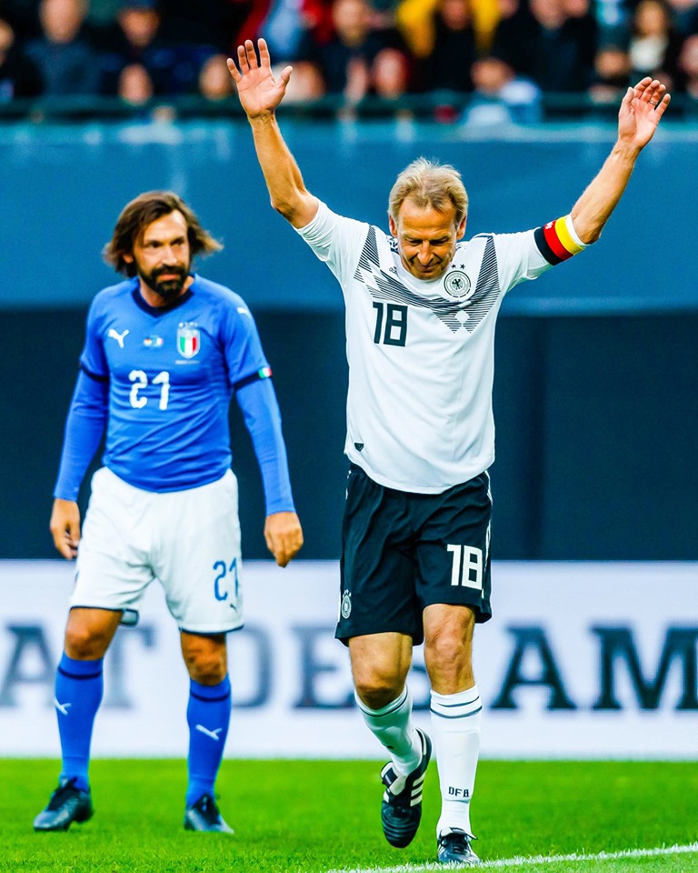 Huyền thoại Ý vs huyền thoại Đức, Huyền thoại Italia, Totti, huyền thoại Đức, Pirlo, giao hữu