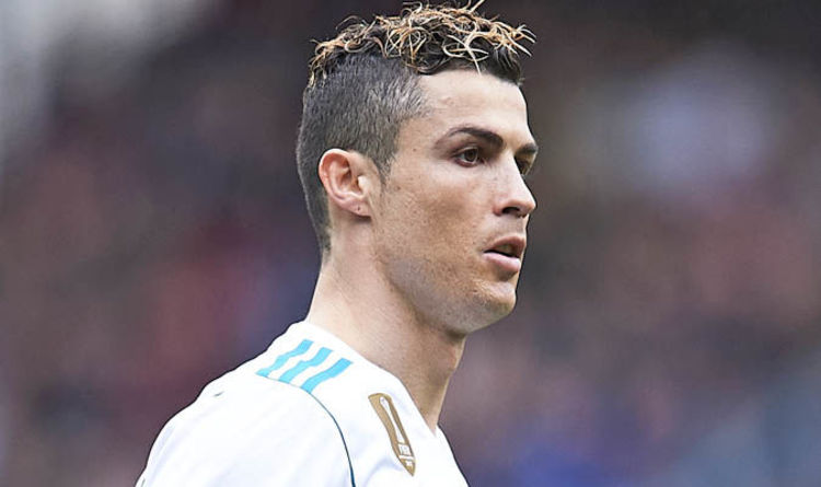 Những kiểu tóc lạ của C.Ronaldo khiến người hâm mộ nhớ mãi | Báo Dân trí