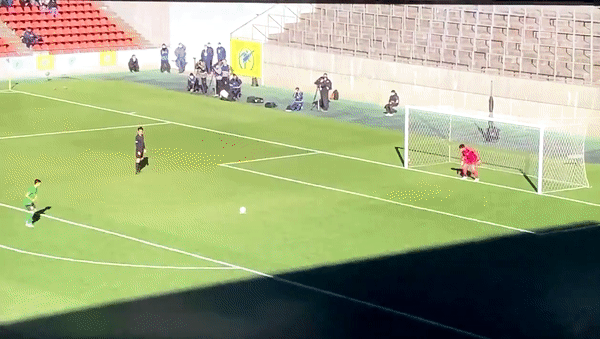 VIDEO: Cú đá penalty ức chế nhất thế giới, Pogba cũng phải chào thua