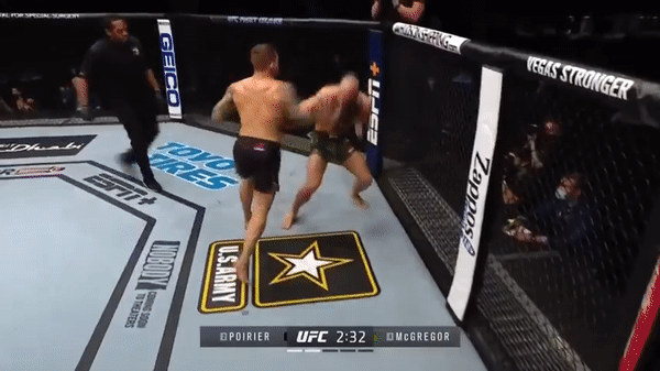VIDEO: McGregor thua knock-out bởi mưa đòn của Dustin Poirier