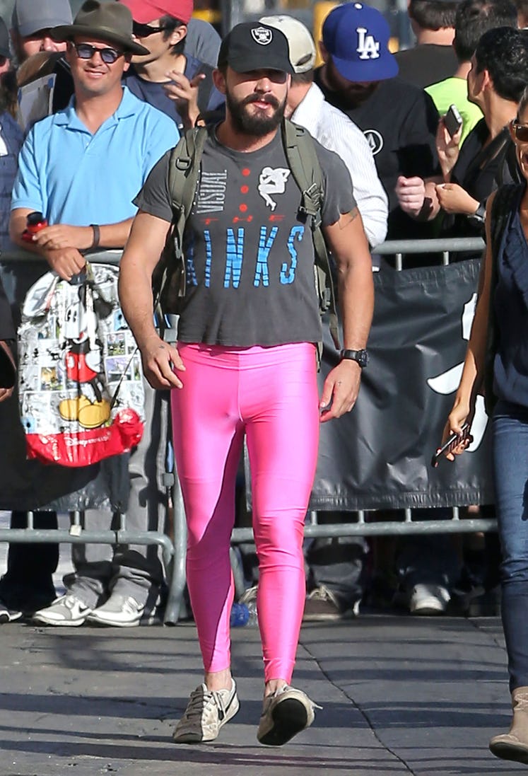 Shia LaBeouf người mẫu, quần yoga, vòng 3