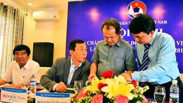 Ông bầu HAGL,HAGL,trưởng ban trọng tài Nguyễn Văn Mùi,trưởng ban trọng tài,vff,v-league, trọng tài