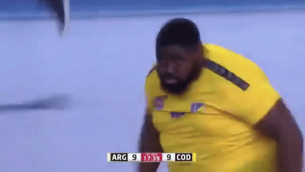VIDEO: Ngỡ ngàng với tài năng của cầu thủ 'quá khổ' ở World Cup