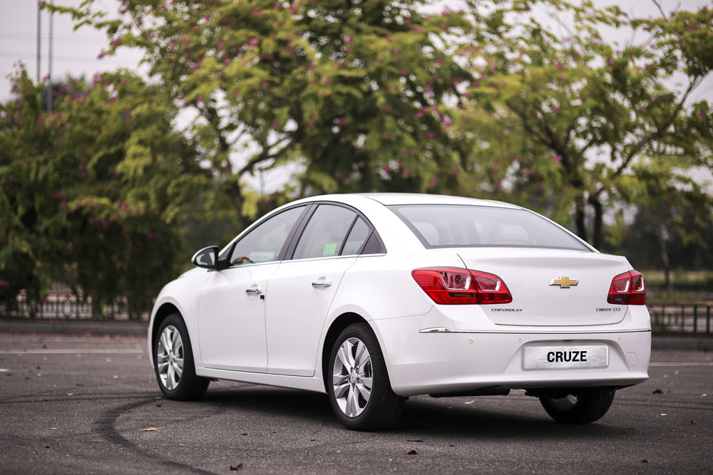 Đánh giá Chevrolet Cruze 2019  2020 14 Turbo động cơ tăng áp  GUUvn