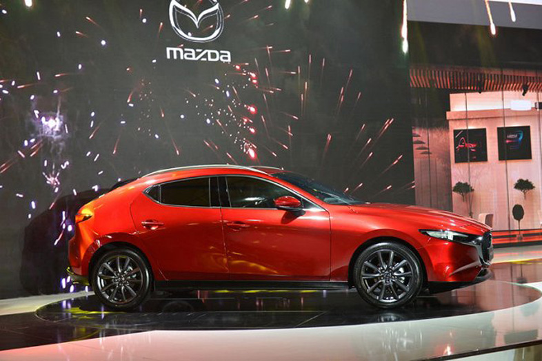 Xe Mazda 3 Sport 2020 màu đỏ