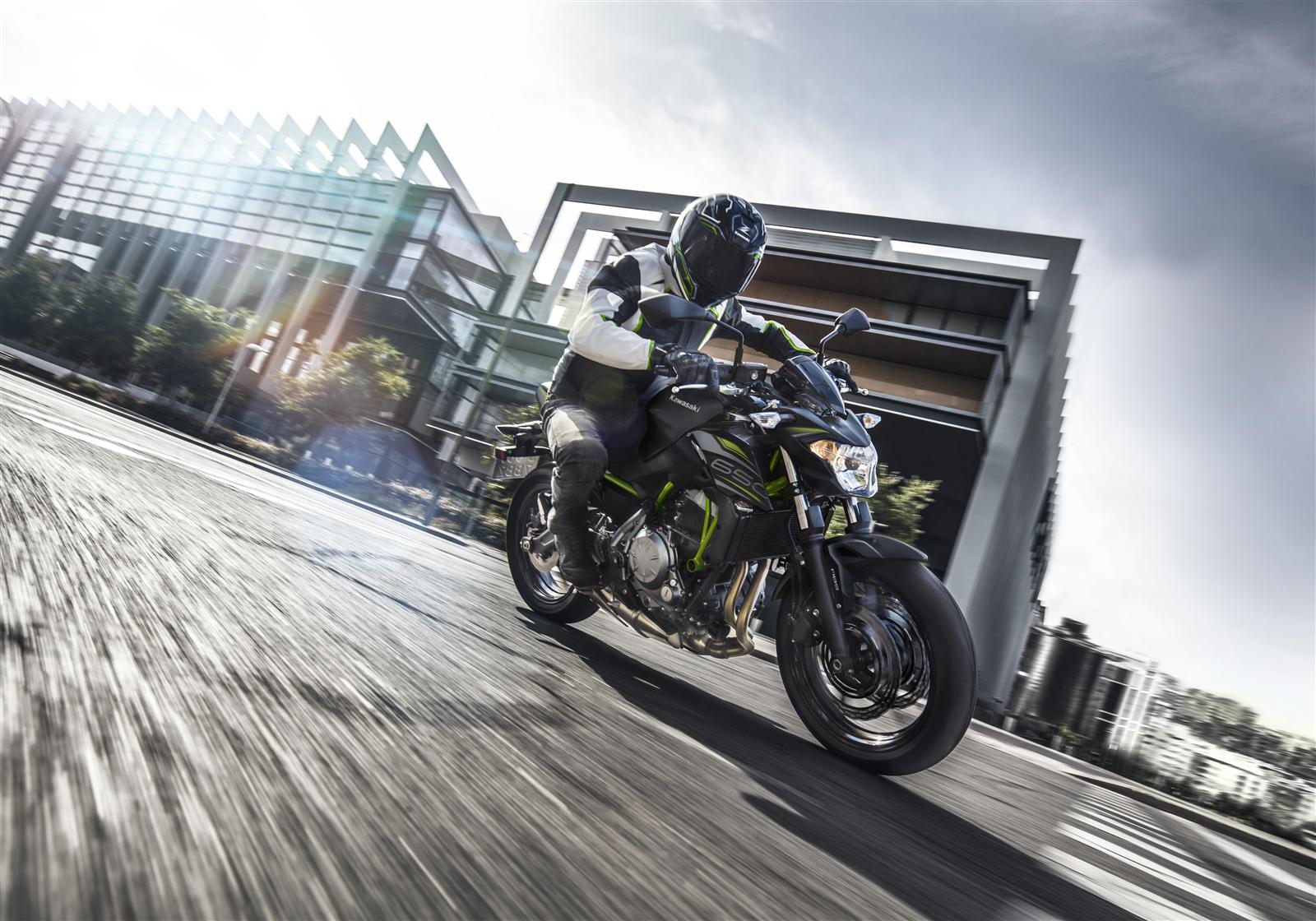 Kawasaki Z650 2019 có chút thay đổi về tem xe và đồ họa