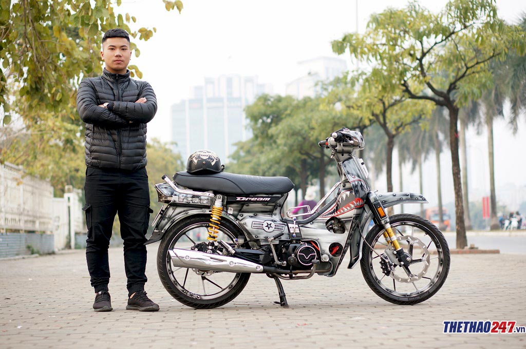Chàng trai 9x Hà Nội độ Honda Dream độc nhất Việt Nam