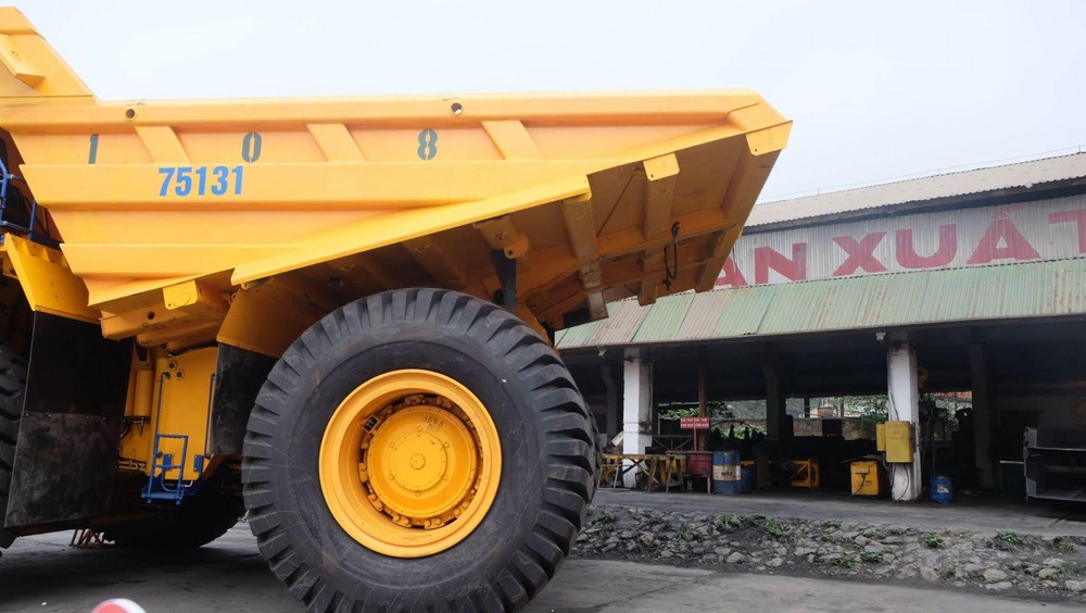 Belaz 75131, Siêu xe tải lớn nhất Việt Nam, Siêu xe tải Belaz 75131,