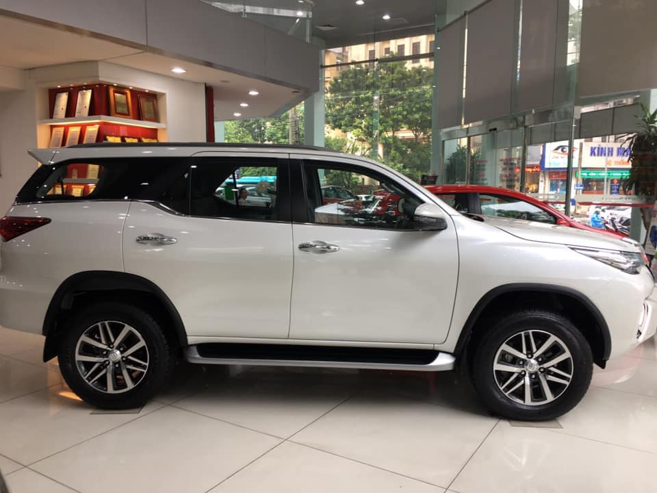 gia xe Toyota Fortuner