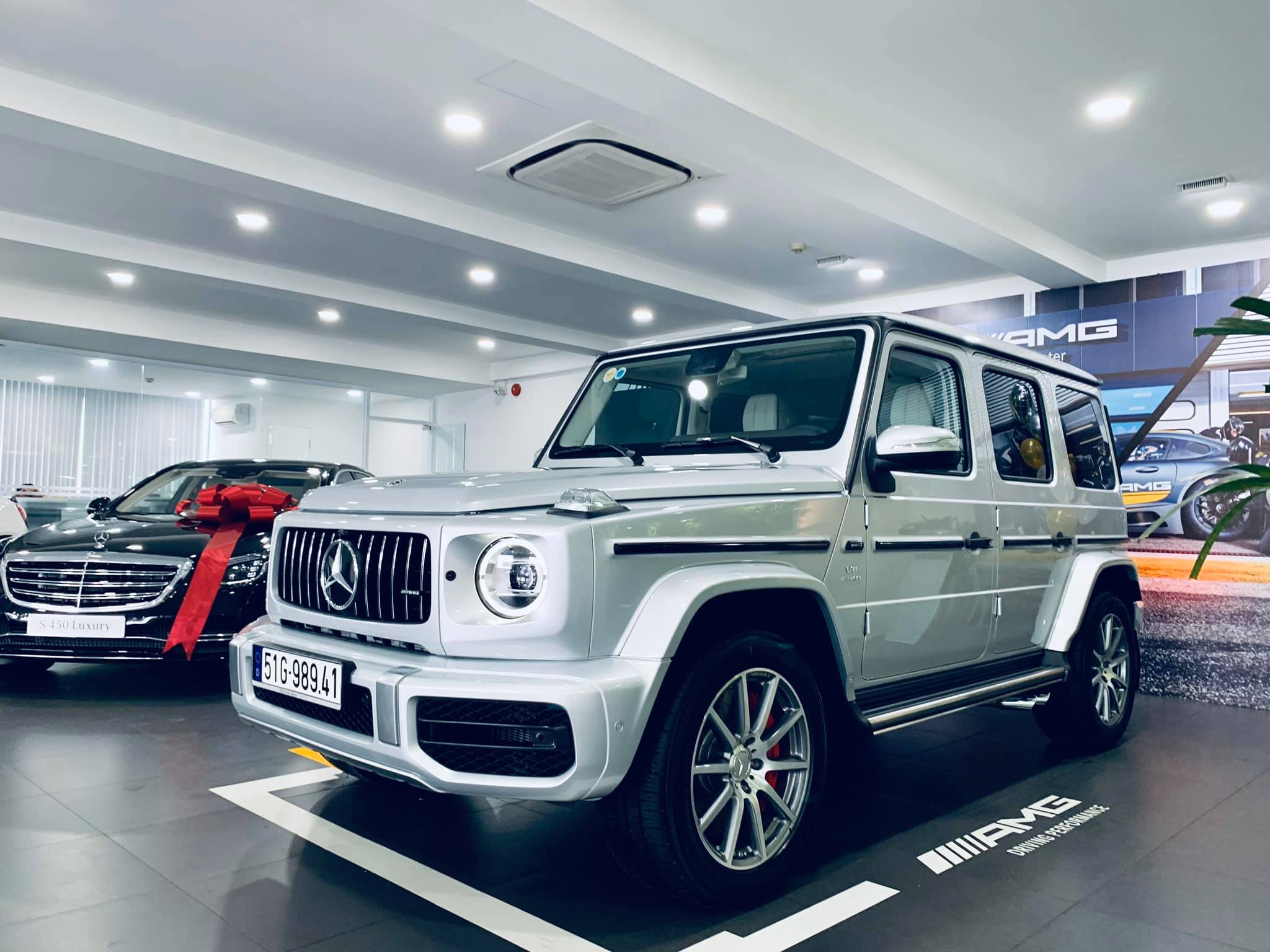 Mercedes-Benz G63 AMG 2019 chính hãng đầu tiên đến tay khách Việt