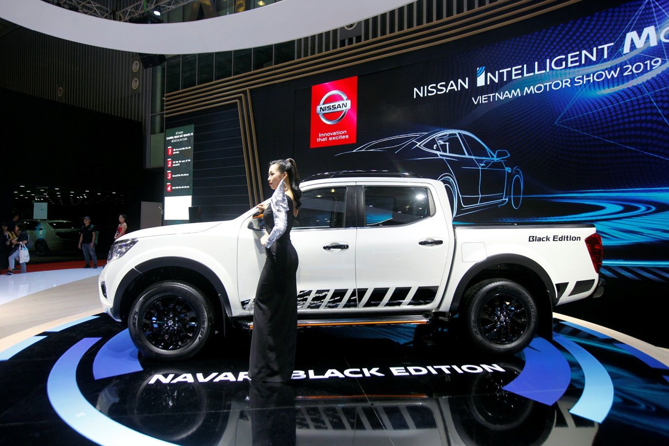 Nissan Navara Black Edition A-IVI 2019