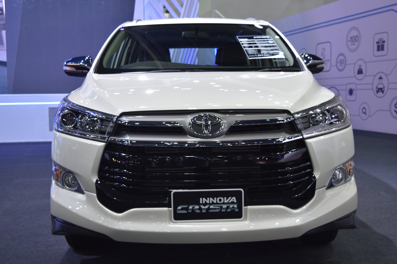 Phần đầu xe Toyota Innova 2021