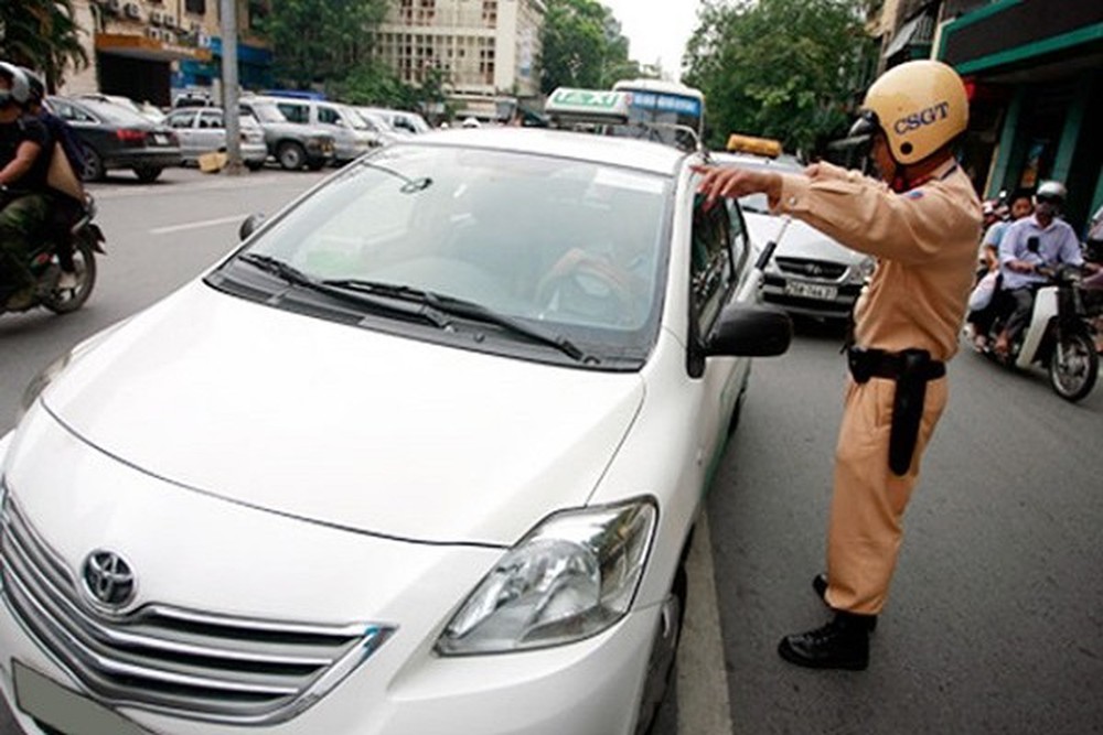 Theo quy định, người điều khiển phương tiện quá niên hạn sử dụng khi tham gia giao thông sẽ bị tịch thu xe