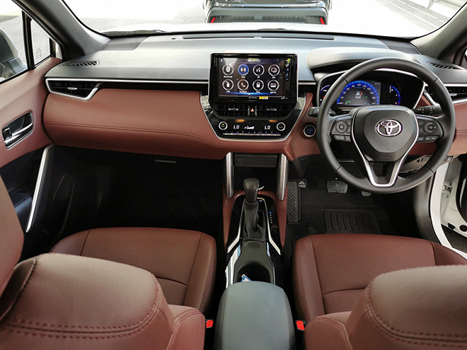 Khoang lái xe Toyota Corolla Cross 2021