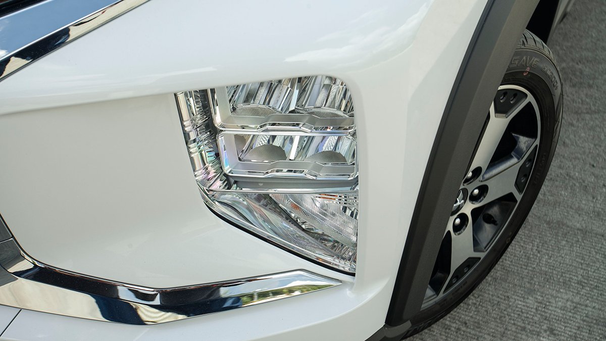 Cụm đèn trước Full LED trang bị trên Mitsubishi Xpander Cross