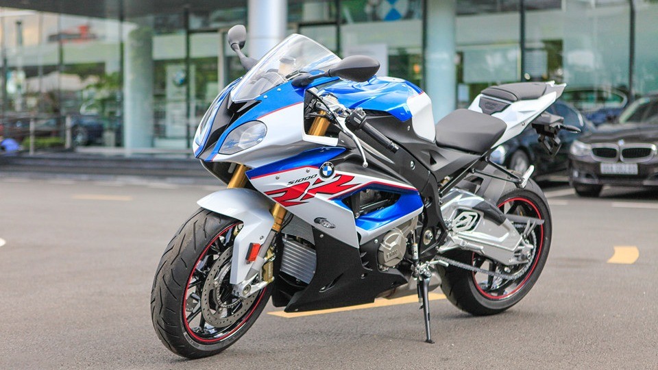 Hàng loạt môtô BMW lên đời phiên bạn dạng 2016