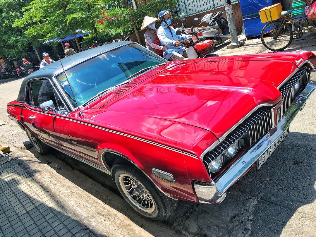 Mercury Cougar XR-7