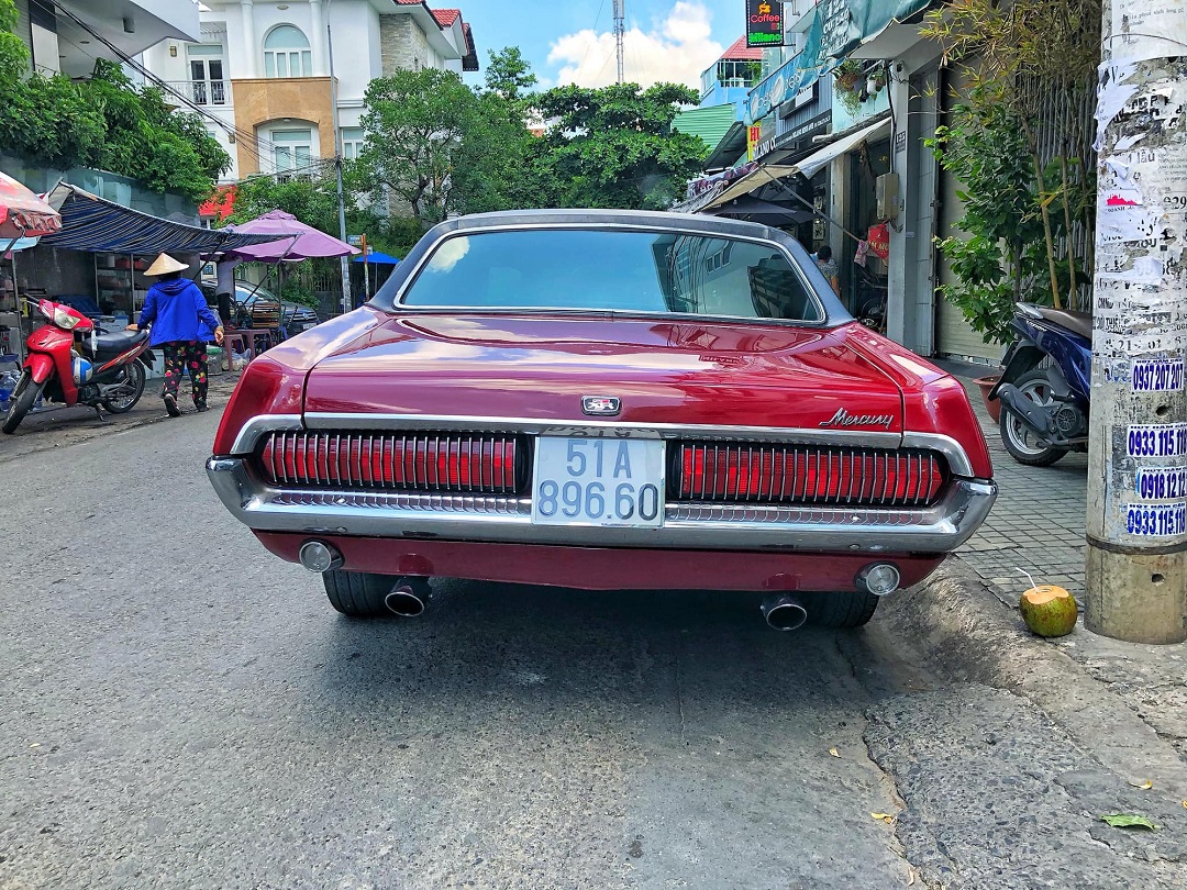 Mercury Cougar XR-7