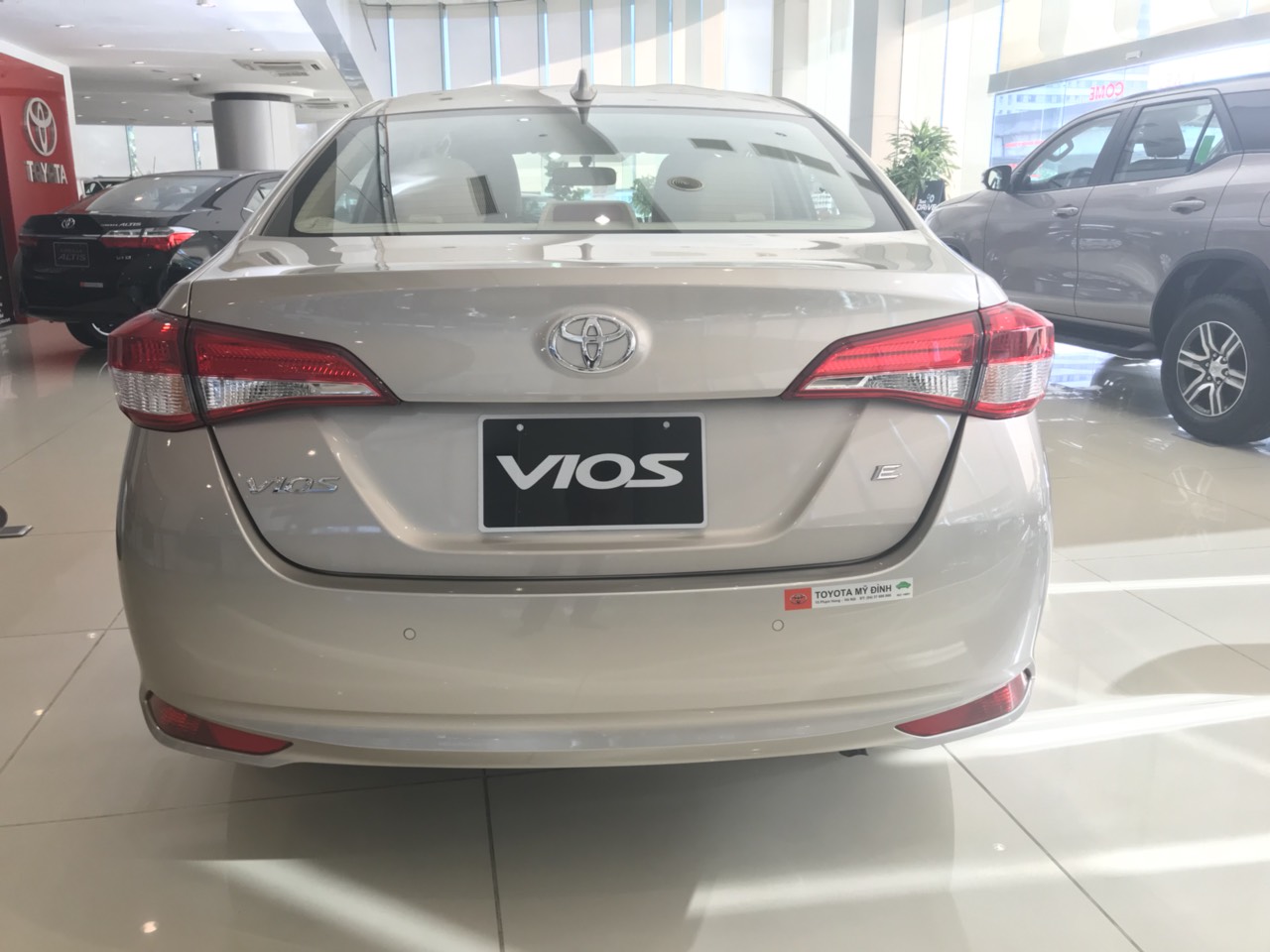 Đuôi xe Toyota Vios E CVT 2020