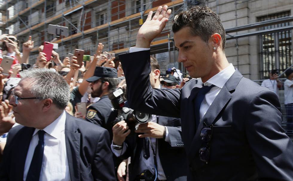 Ronaldo, Ronaldo hầu tòa, Ronaldo trốn thuế, Cr7, Ronaldo bị triệu tập, Ronaldo Real, Juventus, Juve, Real