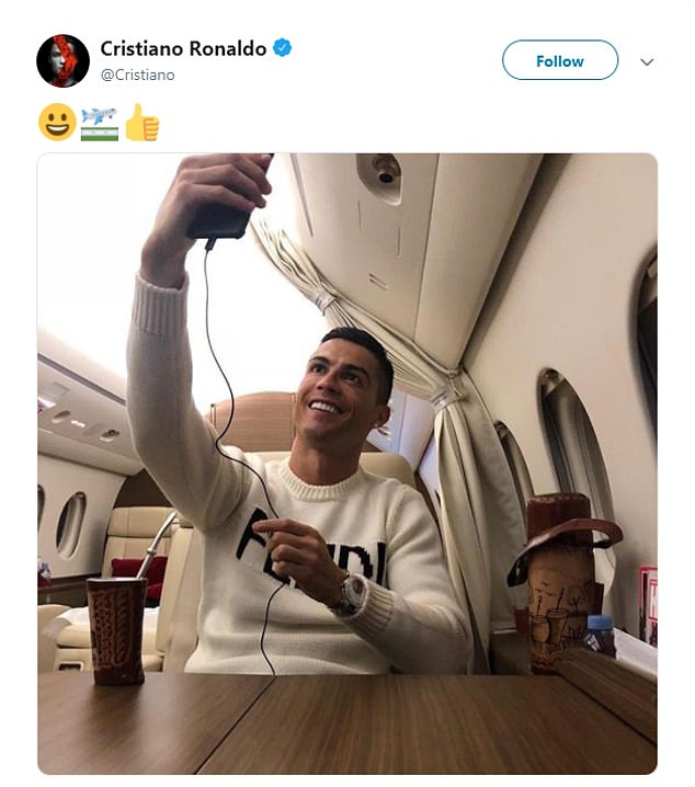 Ronaldo, Ronaldo selfie, ronaldo ném đá, ronaldo scandal