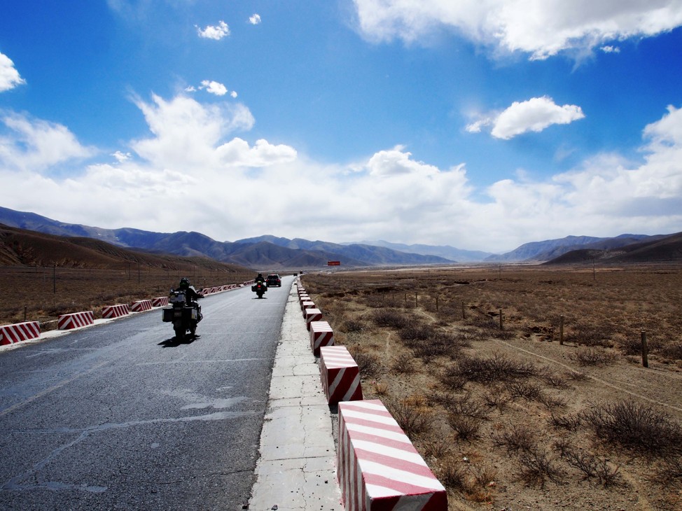 Điểm cuối con đường huyền thoại G318 đẹp và dài nhất Trung Quốc. Ảnh: Touratech VN