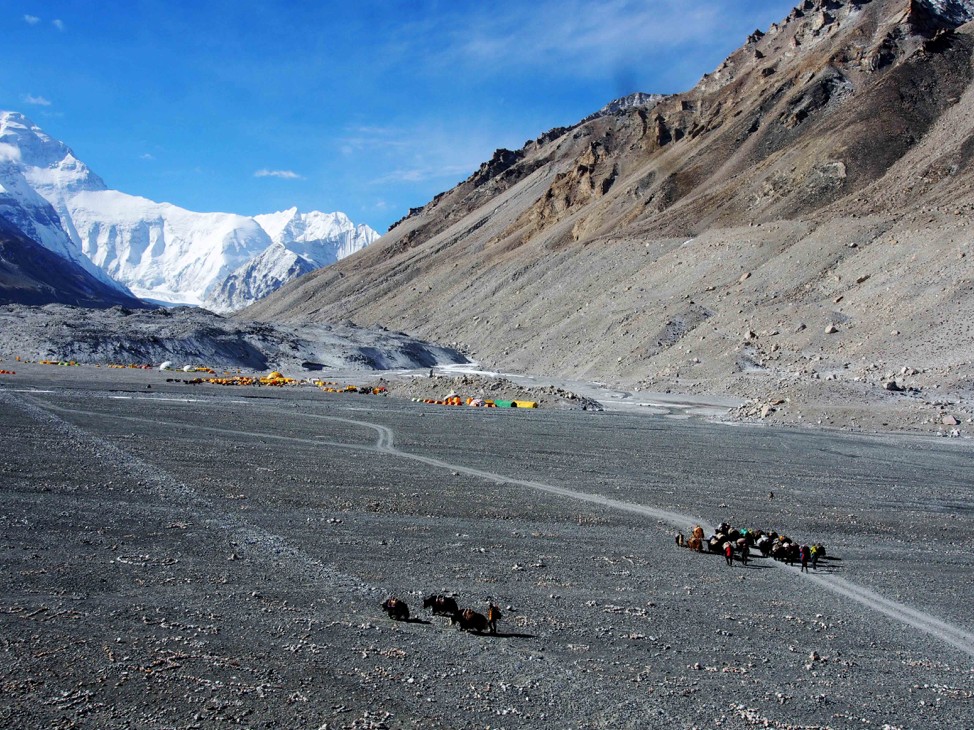 Toàn cảnh Everest Base Camp rộng lớn. Ảnh: Touratech VN