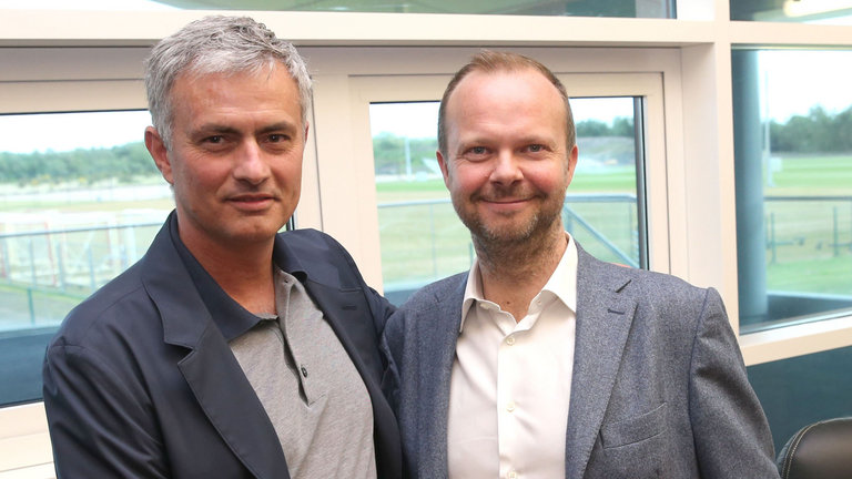 HLV Jose Mourinho sắp được Man Utd gia hạn hợp đồng 