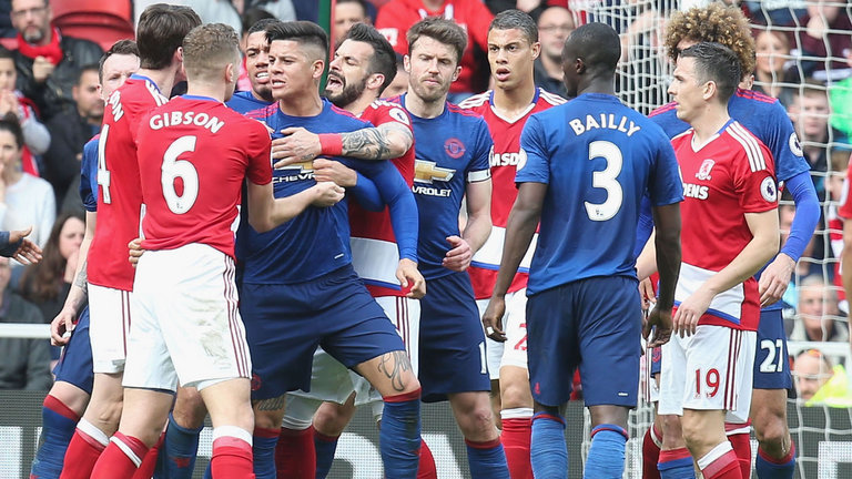 Cầu thủ Middlesbrough và Man Utd không giữ được bình tĩnh, xảy ra ẩu đả
