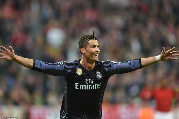 Ronaldo tỏa sáng rực rỡ với cú đúp vào lưới Bayern Munich