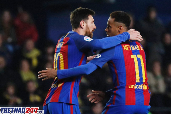 Messi lập siêu phẩm sút phạt phút cuối giúp Barca thoát trận thua