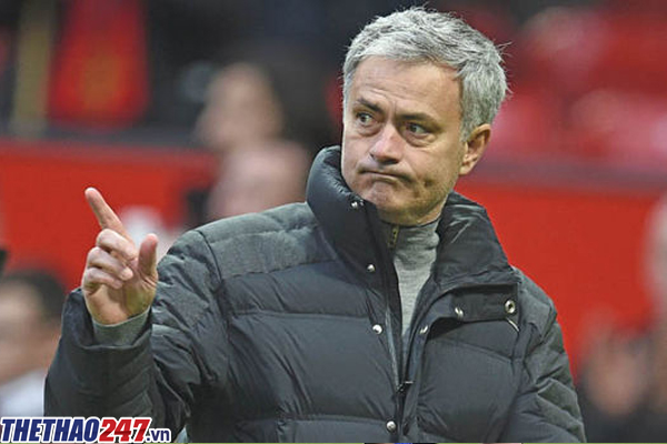 HLV Mourinho hé lộ kế hoạch chuyển nhượng của Man Utd