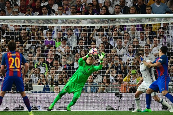 Barca đánh bại Real Madrid 3-2 ở trận đấu vòng 33 La Liga