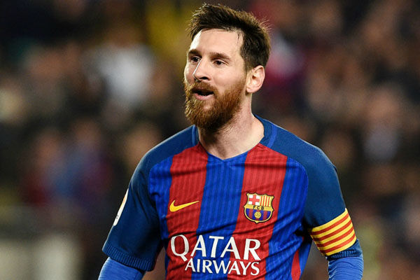 Messi muốn Alcacer rời Barca 