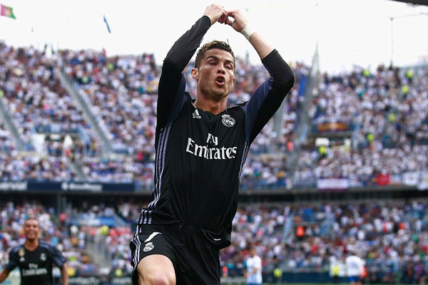 Ronaldo đáp trả những chỉ trích từ dư luận