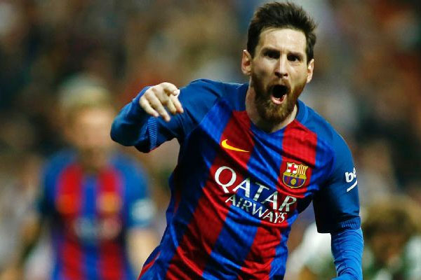 Messi ký hợp đồng với Barca sau khi trở về từ ĐTQG