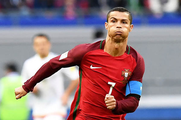 Tương lai của Ronaldo bất ngờ trở thành chủ đề nóng