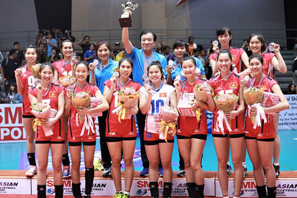 HLV Hidehiro Irisawa chia tay đội bóng chuyền nữ Việt Nam