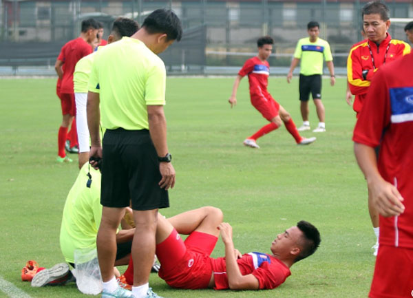 Nhiều tuyển thủ U18 Việt Nam dính chấn thương ngay trong buổi tập đầu tiên