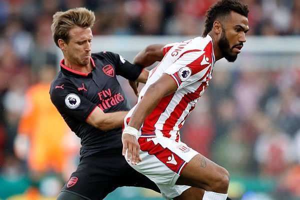 Arsenal nhận trái đắng trước Stoke City