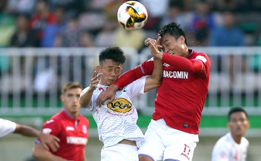 Ngọc Quang tỏa sáng tại vòng 17 V-League
