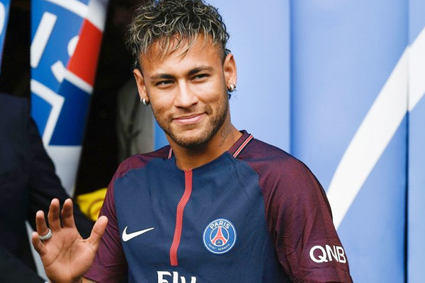 Neymar nhận lương khủng tại PSG
