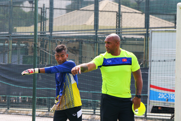 Với phương pháp huấn luyện hiện đại, Jason Brown được kỳ vọng sẽ tạo ra sự thay đổi đáng kể cho vị trí trấn giữ khung thành của U19 Việt Nam.