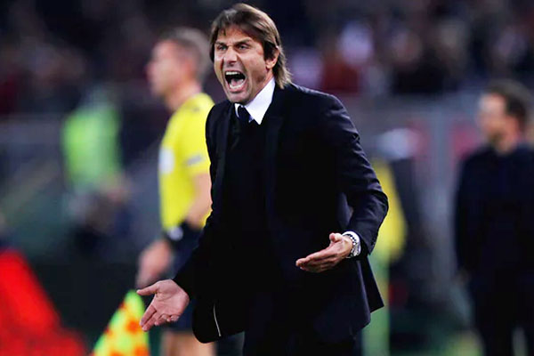 HLV Conte 'bó tay' trước tinh thần thi đấu của Chelsea trước Roma