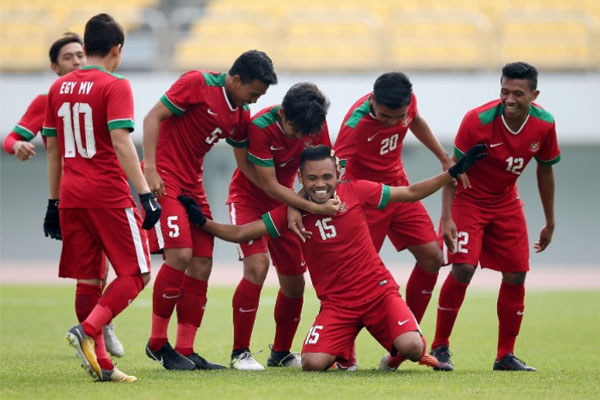 Indonesia tiếp tục thắng đậm, duy trì dẫn đầu bảng F