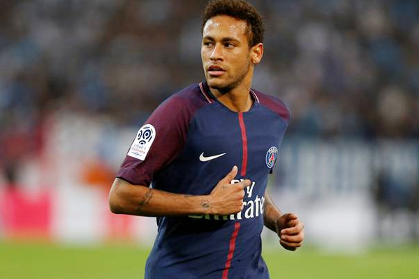 Bố Neymar khẳng định không có ý tưởng đưa con trai tới Real
