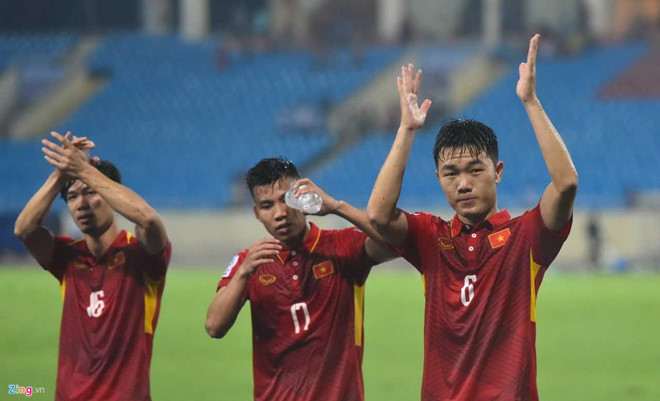 Những năm các đội tuyển thất bại, tìm ra chủ nhân Quả bóng vàng Việt Nam là việc rất khó khăn. Ảnh: Tùng Lê.